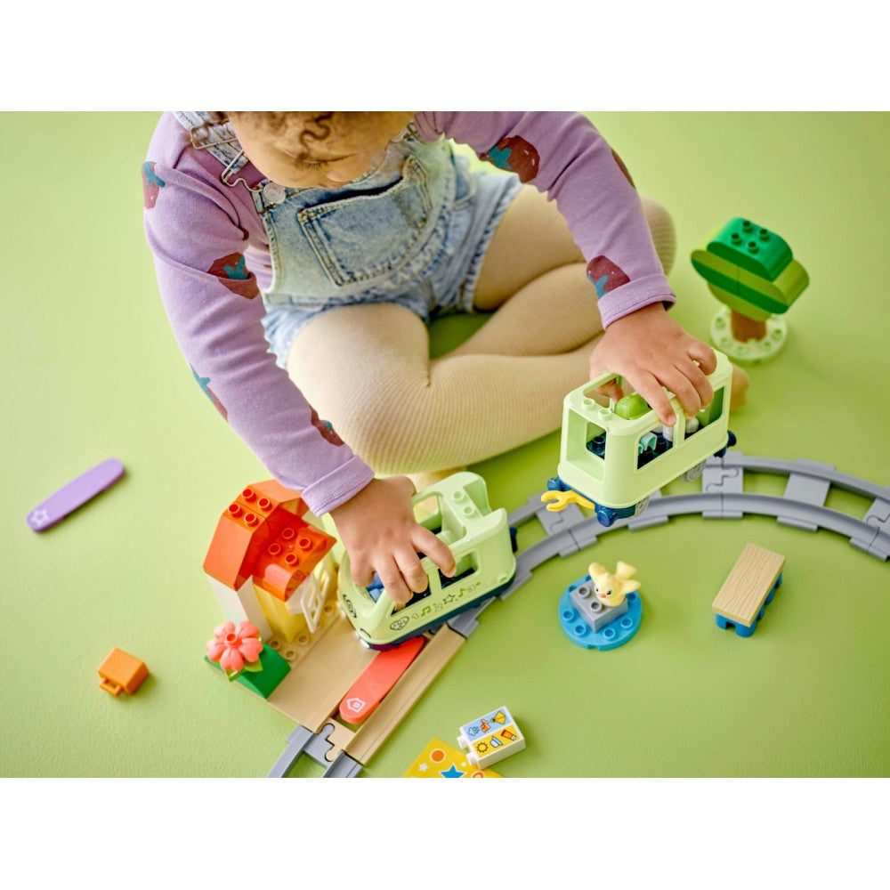 LEGO® DUPLO® | Town Interaktyvus nuotykių traukinukas 10427