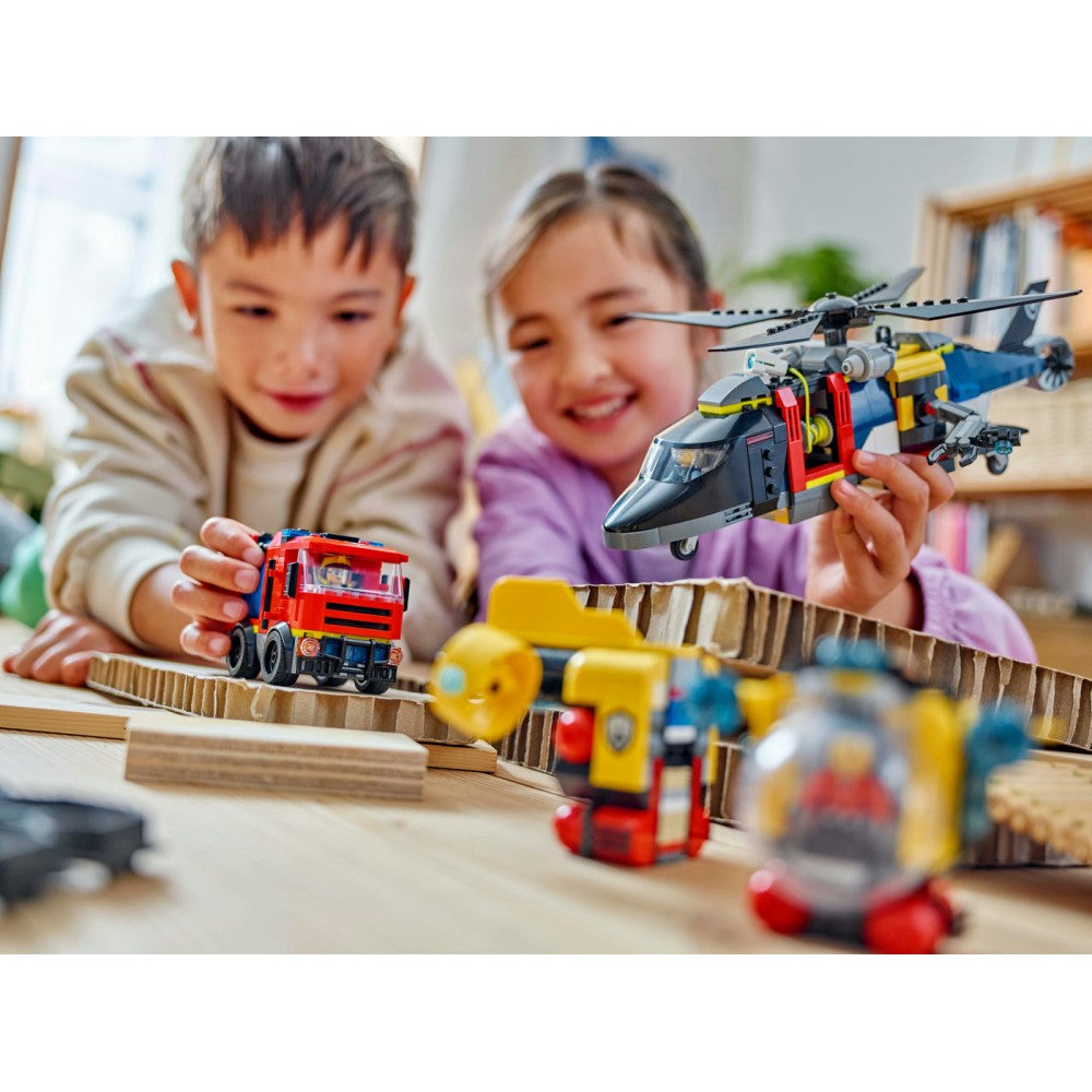 LEGO® | City Sraigtasparnio, ugniagesių automobilio ir povandeninio laivo rinkinys 60462