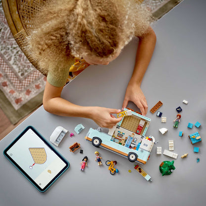 LEGO® FRIENDS ǀ Namelio ant ratų nuotykis 42663