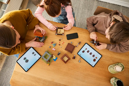 LEGO® Minecraft® ǀ Plėšikų sargybos postas ir naikintojas 21278